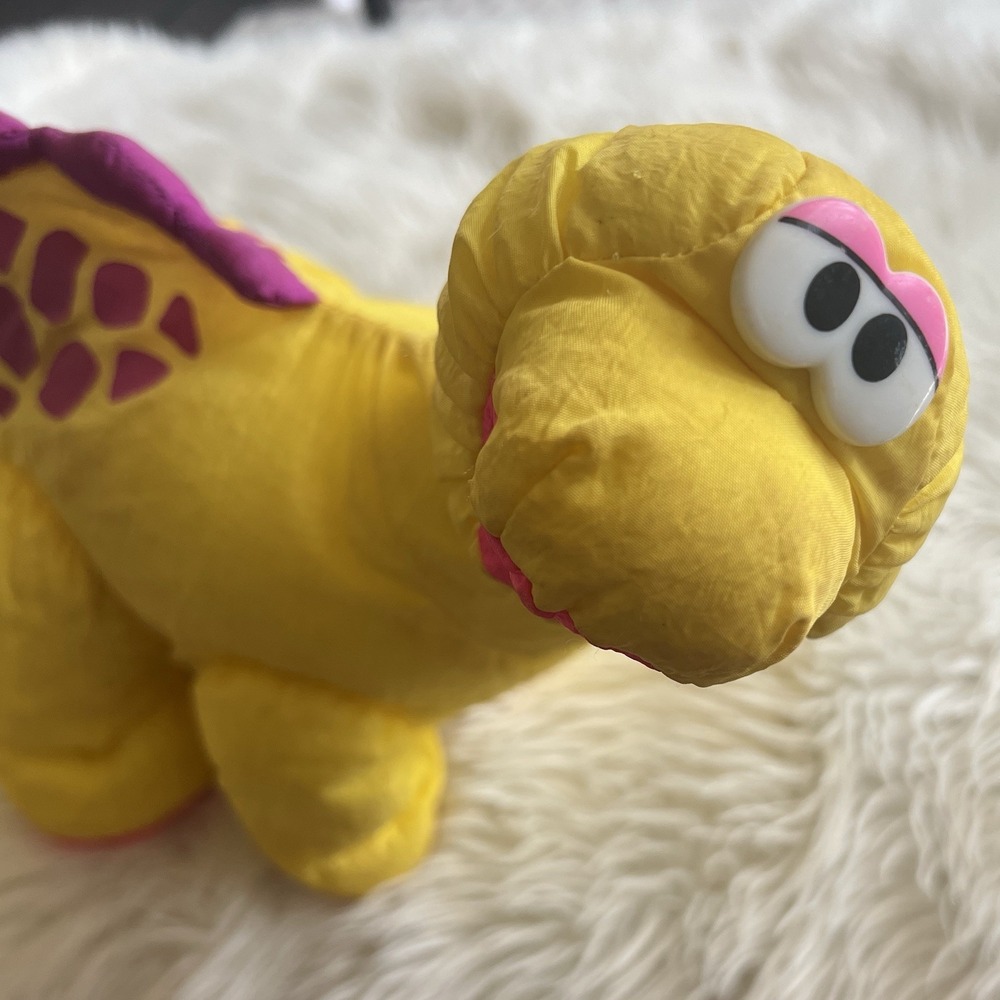 1992 Fisher Price Puffalump Plush Bruce Brontosaurus Dinosaur Yellow Roar Works
